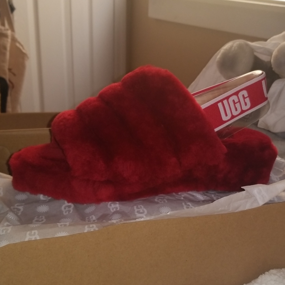 Uggs slides
